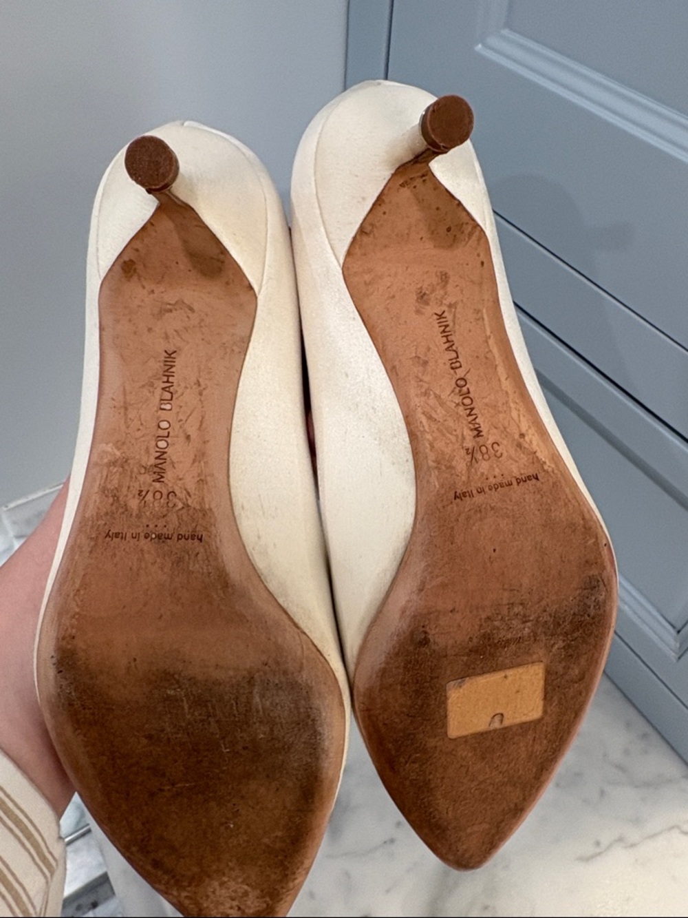 Manolo Blahnik HANGISI BRIDE 50 Ivory Satin with Blue Buckle Size 38.5 - Picture 7 of 8